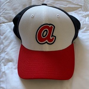 Women’s Braves Baseball Hat- never worn!!